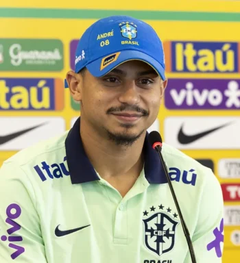 André aponta melhora na Seleção, vê Diniz mais solto e se prepara para marcar Messi: “Cresci vendo”