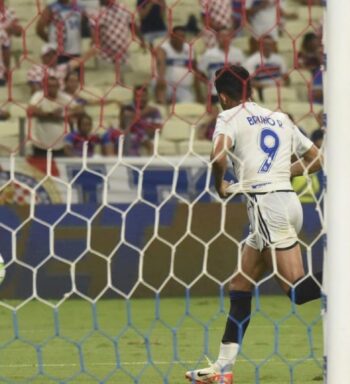 Bruno Rodrigues decide em estreia de Autuori e Cruzeiro foge do Z4 após vencer o Fortaleza