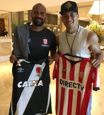 Volante do Juventude forjou estilo em clube da Argentina e contou com ajuda de Verón