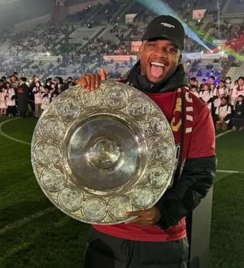 Ex-Flamengo, Lincoln é campeão japonês inédito com o Vissel Kobe