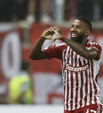 “Poliglota”, Rodinei se diz realizado na Grécia e faz lista com pedidos para 2024: Champions e Seleção