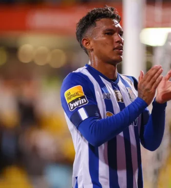 Com vídeo, Cruzeiro anuncia a contratação de Gabriel Veron, do Porto