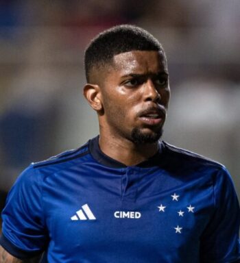 Wesley Gasolina celebra retorno ao Cruzeiro após ficar 11 meses parado