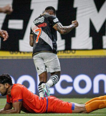 Ao lado de Léo Jardim, David é o jogador que mais atuou pelo Vasco no ano