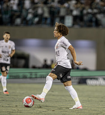BIRO COMENTA DISPUTA PARA TER MAIS ESPAÇO NO PROFISSIONAL E PROJETA ‘VIRADA DE CHAVE’ NO CORINTHIANS