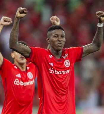 Capitão contra o Juventude, Vitão chega a 100 jogos pelo Inter: “mais uma grande realização pessoal”