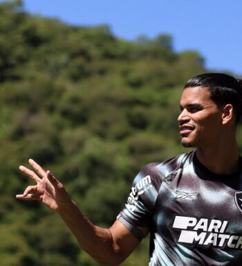 Danilo Barbosa vê Botafogo mais sólido e elogia elenco: ‘Muito forte no que vem fazendo, tem convicção’