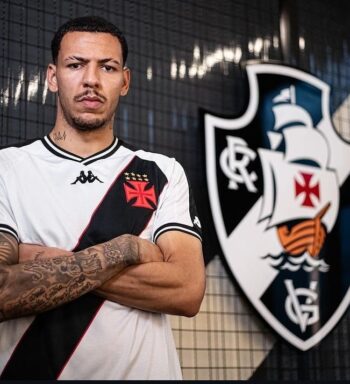 Atacante Clayton comemora estreia pelo Vasco: “Muito feliz”