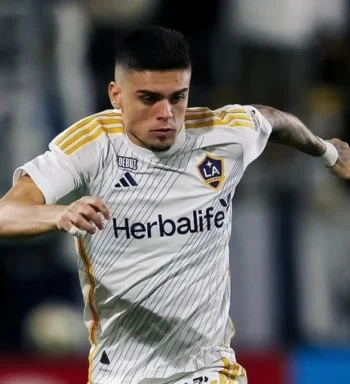 Ex-Vasco, Gabriel Pec dá assistência em vitória do LA Galaxy na MLS
