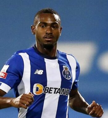 Antigo treinador apresenta novo ‘patrão’ da defesa do FC Porto: «Otávio não tem medo de nada»