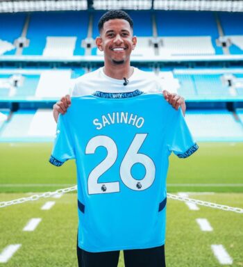 Apresentado como novo reforço, Savinho promete fazer “história” no Manchester City