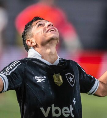 Savarino 100 jogos: venezuelano elege suas cinco partidas mais marcantes pelo Botafogo