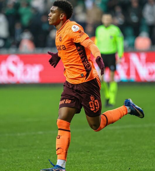 Ex-Corinthians, Felipe Augusto se torna o segundo brasileiro com mais gols nas principais ligas da Europa