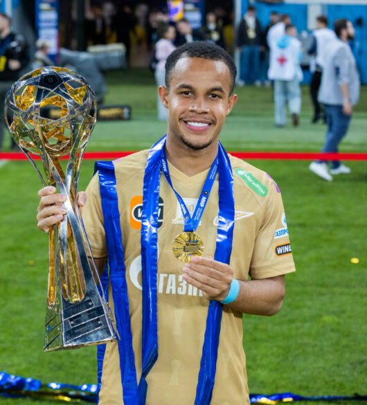 Pedrinho celebra título russo com o Zenit após participação em lance decisivo: “Vai ficar para sempre”