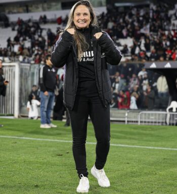 Tati Silveira renova com o Colo-Colo até 2028 e amplia trajetória histórica no futebol chileno