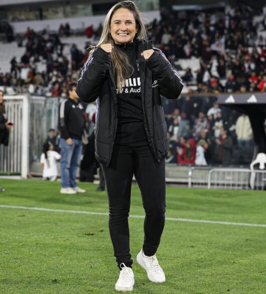Tati Silveira renova com o Colo-Colo até 2028 e amplia trajetória histórica no futebol chileno